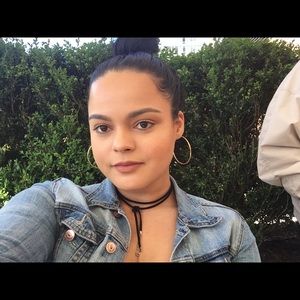 Meet your Posher, Crystal